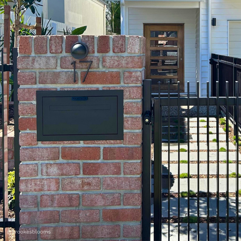 Geneva Parcel Fence/Brick Letterbox