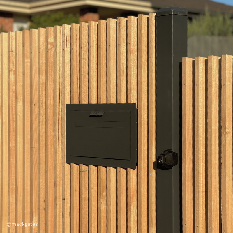 Geneva Parcel Fence/Brick Letterbox