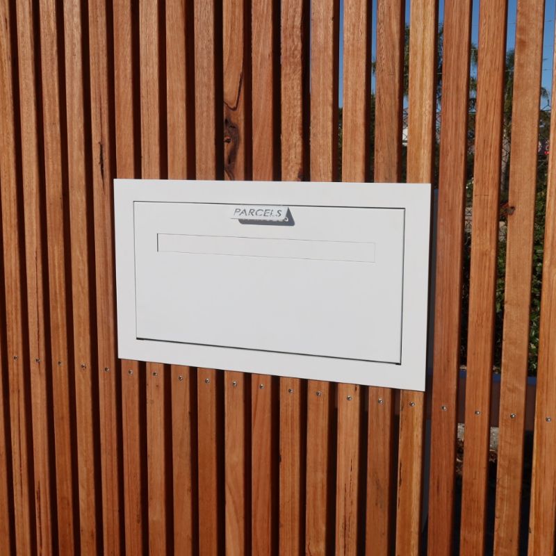 Geneva Parcel Fence/Brick Letterbox